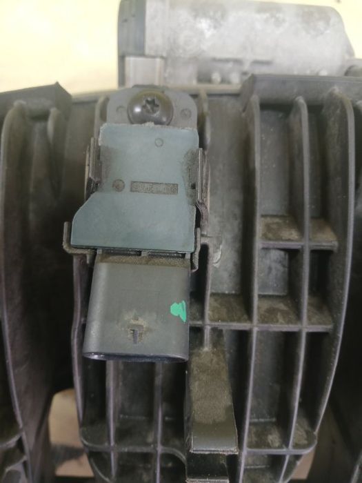 Колектор впускной Audi Q3 2021