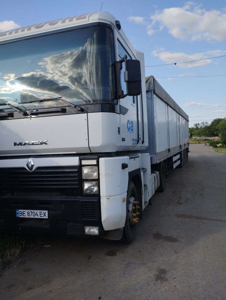 Рено Магнум з напівпричіпом