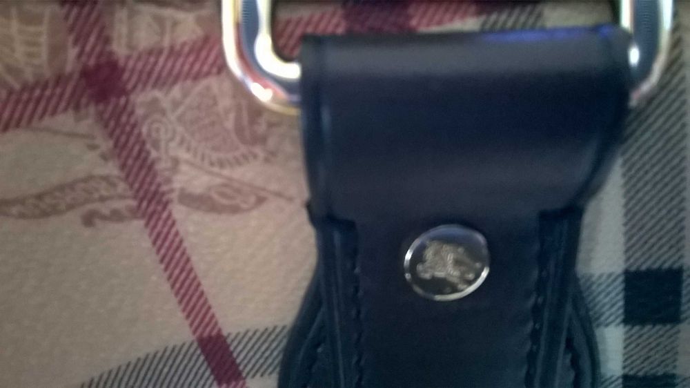 mala grande e bolsa Burberry