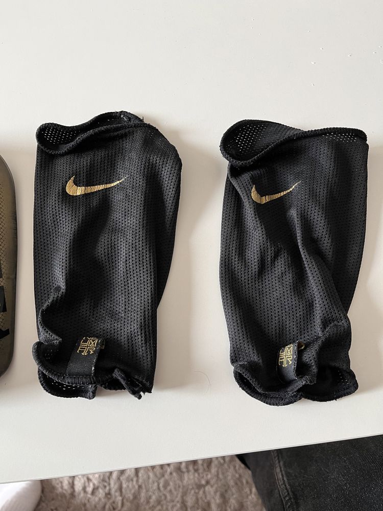 Ochraniacze piłkarskie Nike Neymar