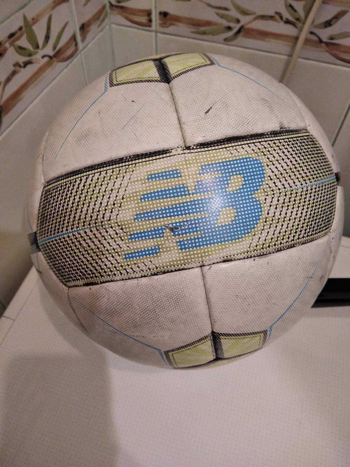 продам  Футбольный мяч  5 размер