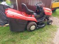 Sprzedam traktorek kosiarkę z dwucylindrowym silnikiem B&S 16 HP