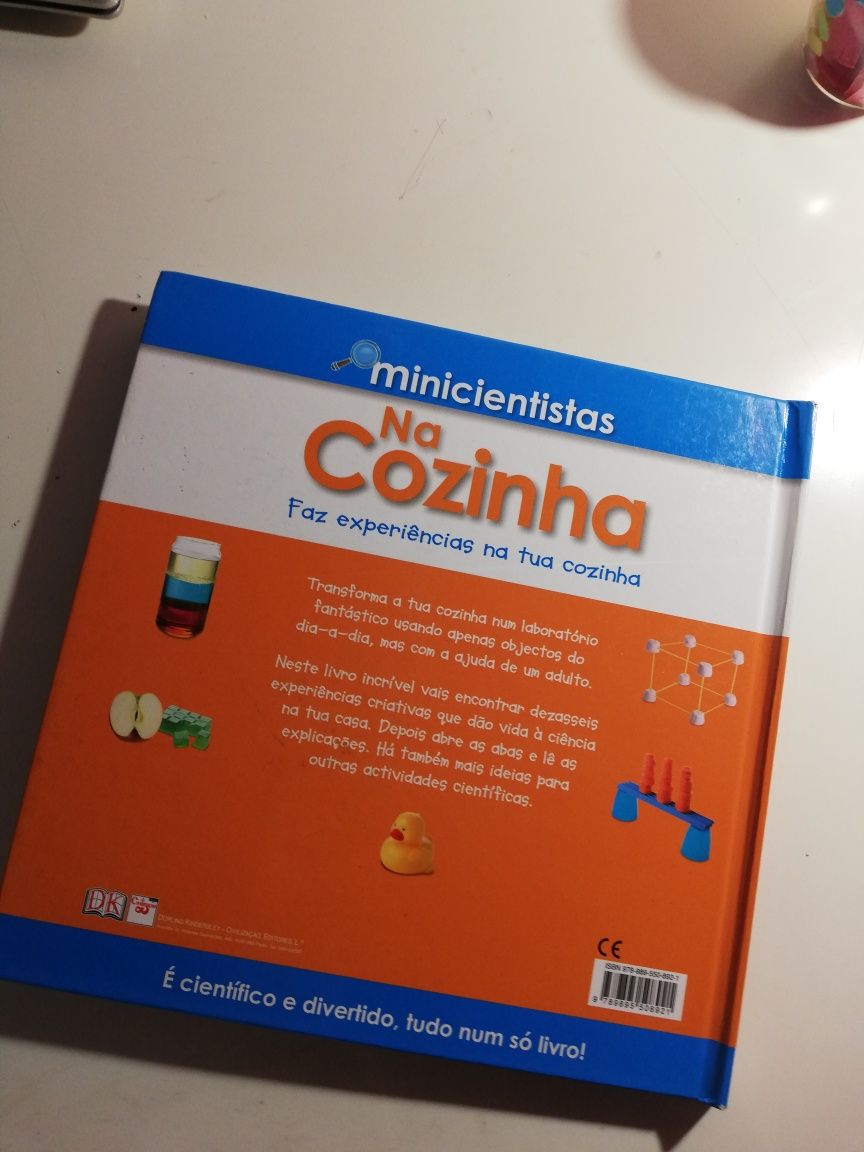 "Na Cozinha" Livro dos minicientistas.