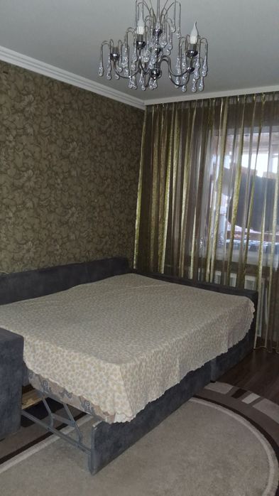 Кімната для дівчини Руська.Посередник