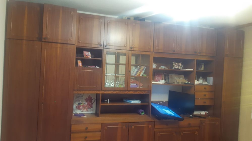 Стінка меблева на всю стіну