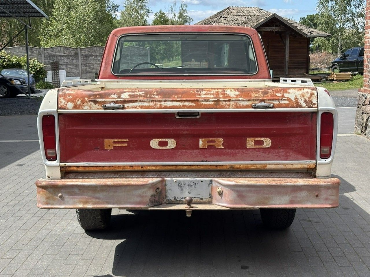 Ford  Ford F100 Pickup 1977 V8 302 5,0 litrów Automat