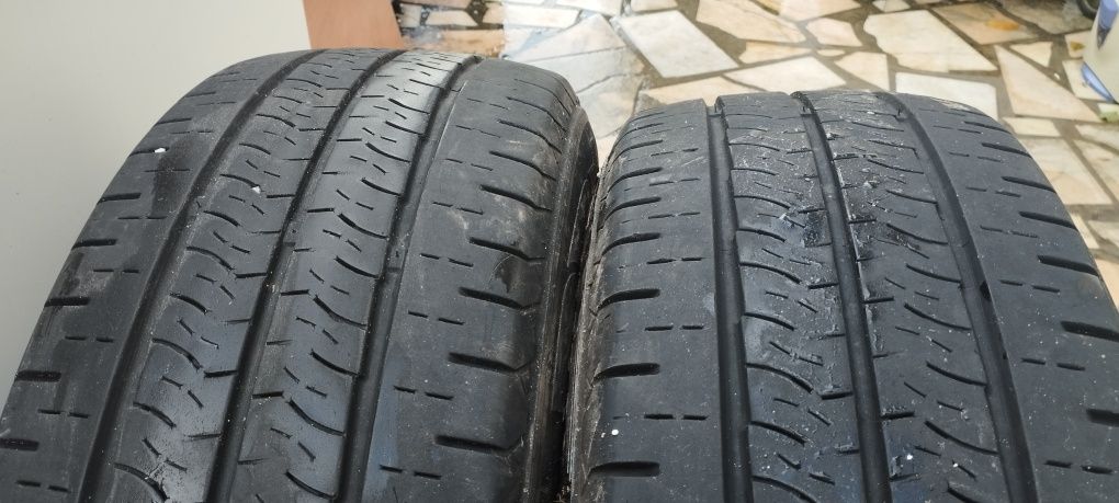 Vendo pneus 235/65/16  115/113 R