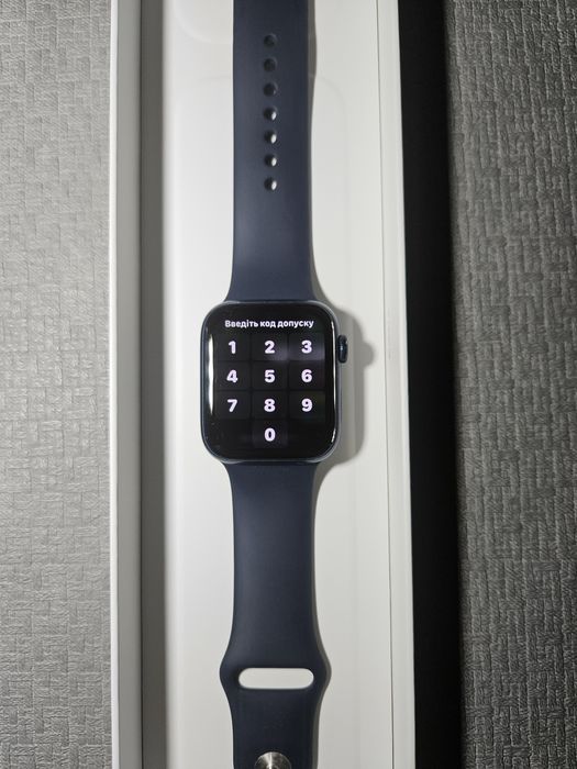 Apple Watch 6, 44 мм идеальное состояние