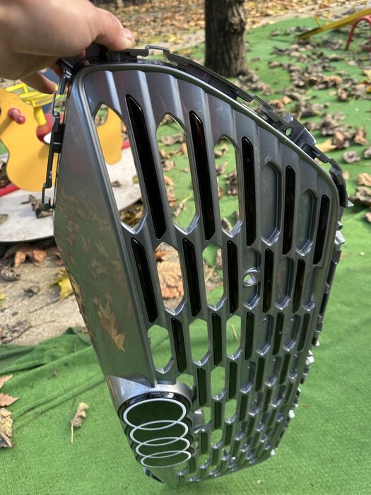 Grelha Q8 etron nunca usada