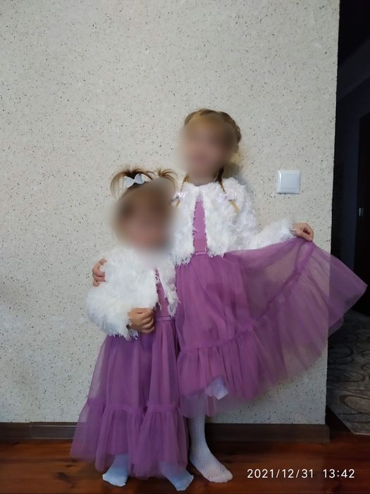 Дитячі сукні пишні