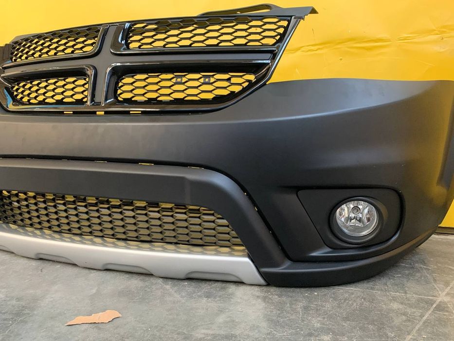 Dodge Journey бампер в сборе Sxt джорней