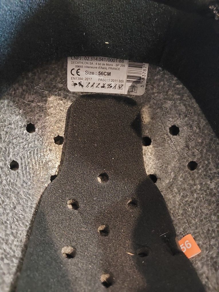 kask jeździecki firmy Fouganza