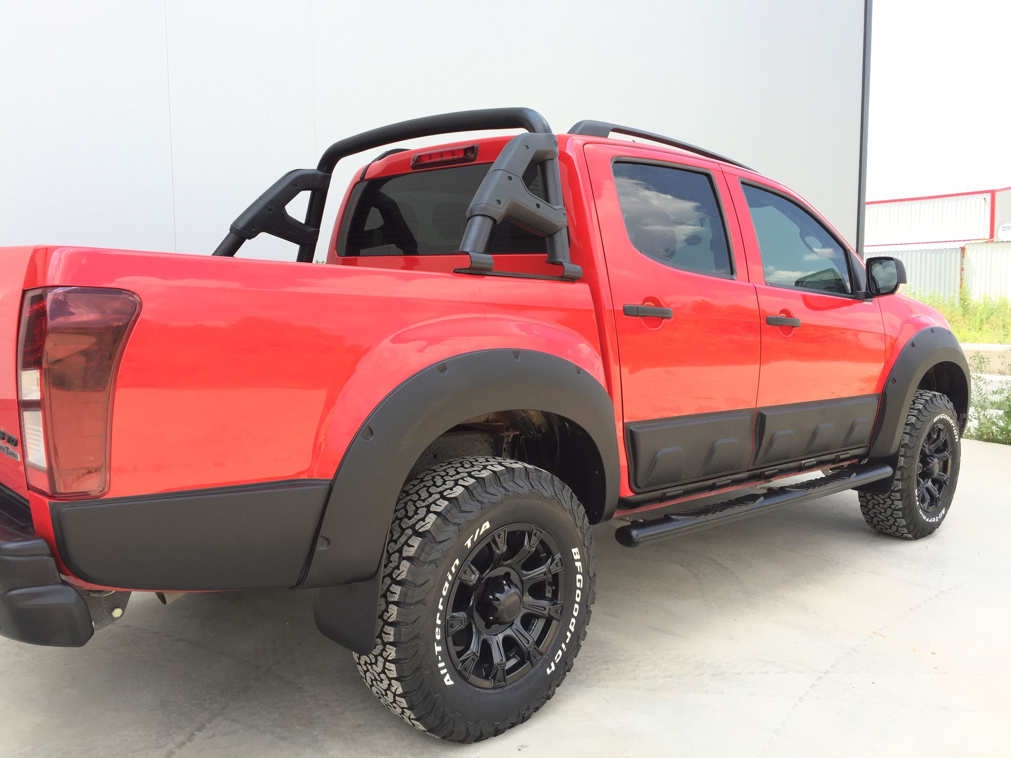Isuzu D-Max nadkola poszerzenia nadkoli błotników