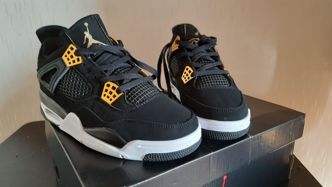 Кроссовки Jordan 4 retro Royalty