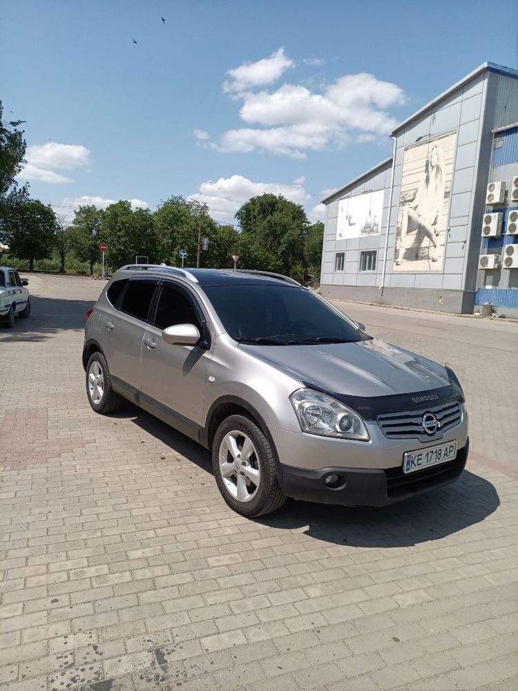 Продам свое авто Nissan QASHQAI +2