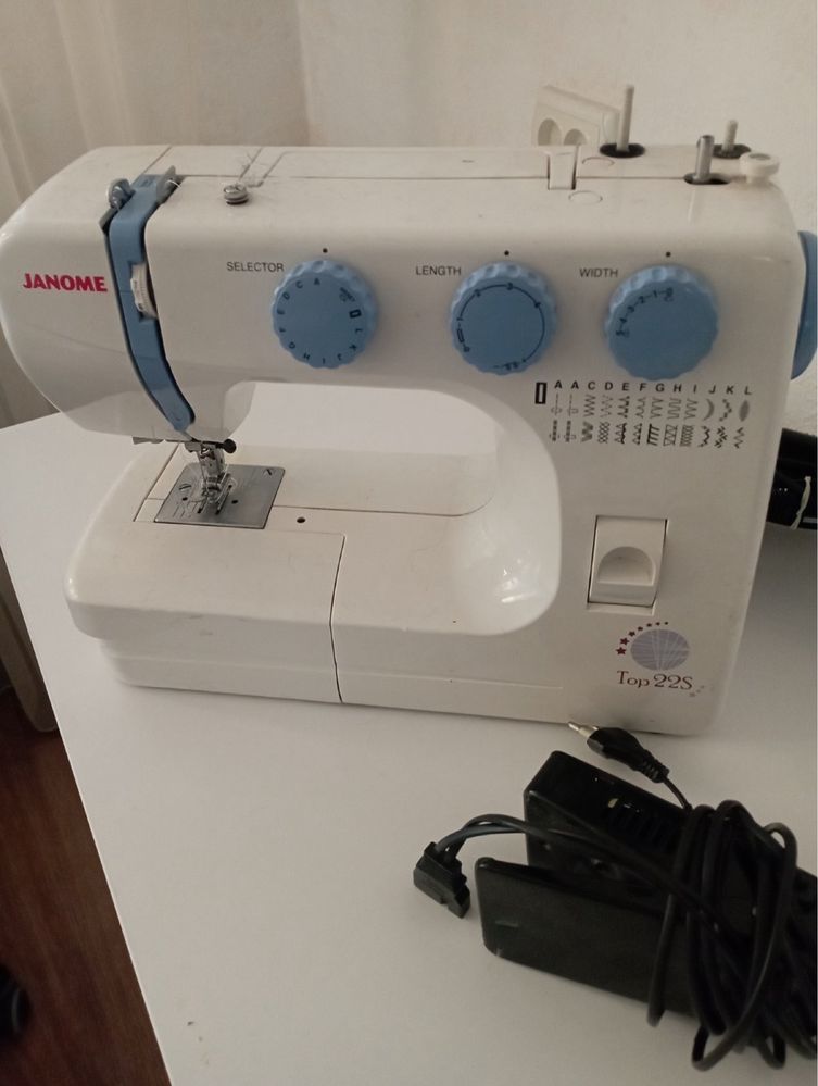 Швейная машинка JANOME  TOP22s