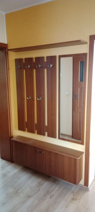 Szafka i wieszak lustro