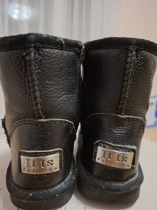 Зимові шкіряні чобітки Угі на хлопчика 29 розмір