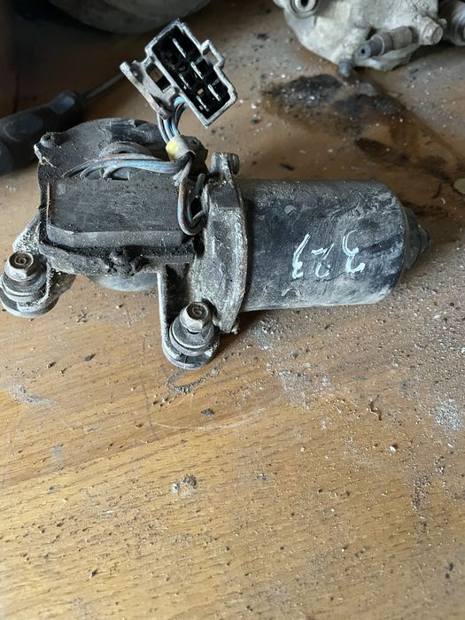 Продам моторчик стеклоочистителя дворников Мазда Хонда Киа