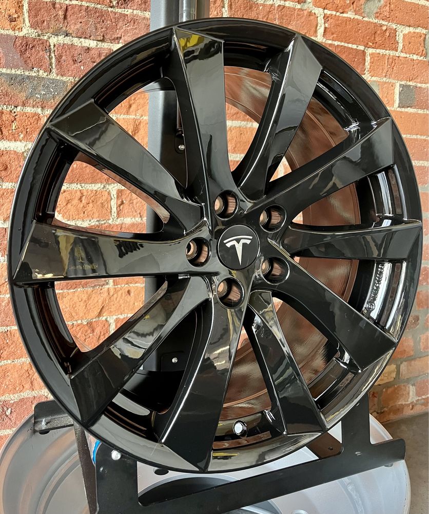 Alufelgi 19 Tesla Y Nowe 5x114,3 Felgi Black Edition Czujniki