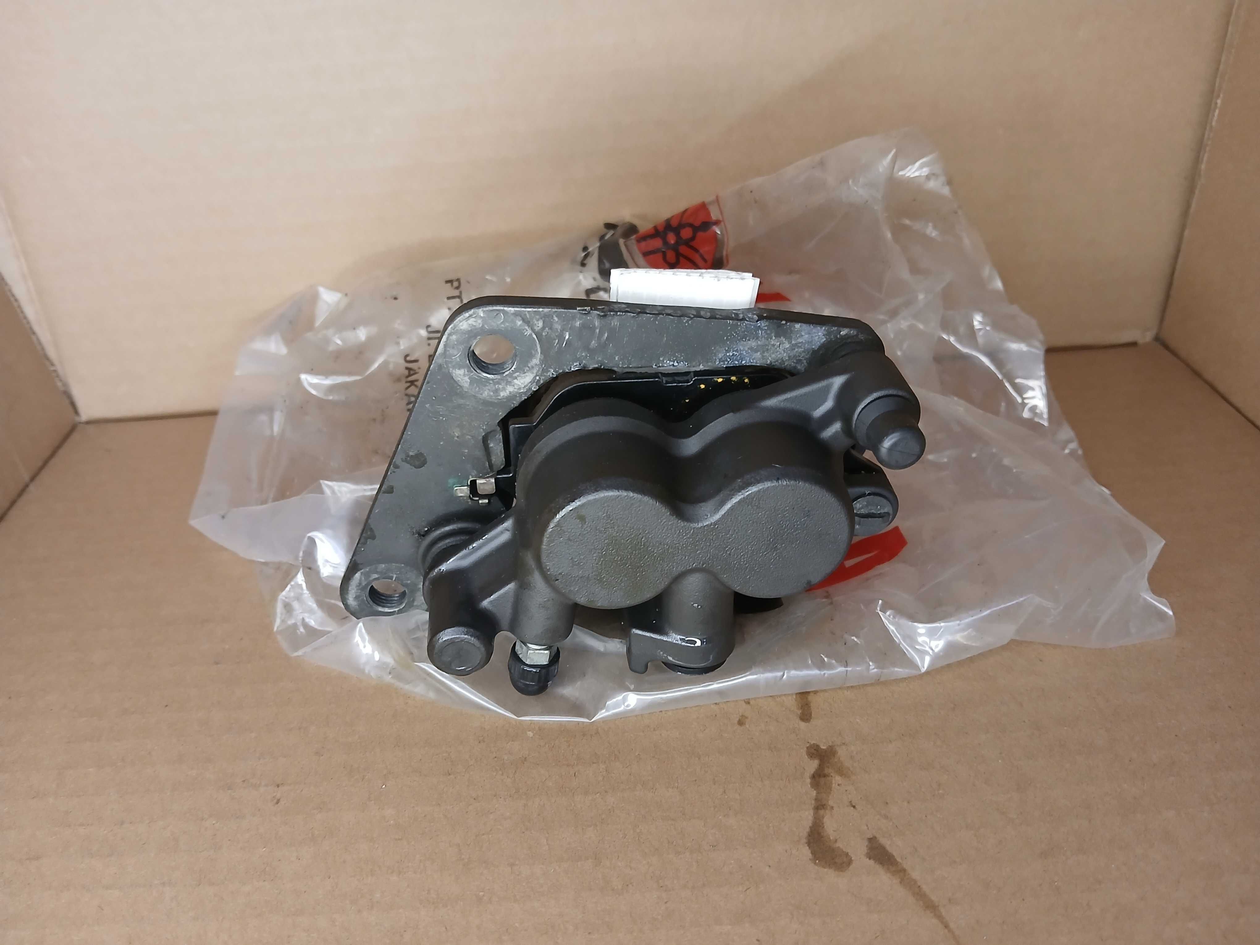 Zacisk hamulcowy przód Yamaha XSR 125
