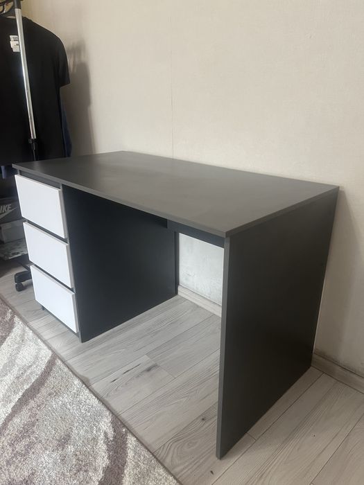 Продам письмовий стіл