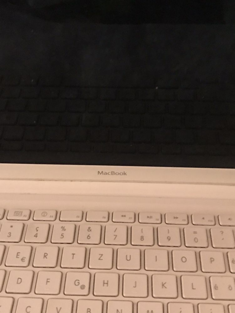 Computador Macbook pro branco