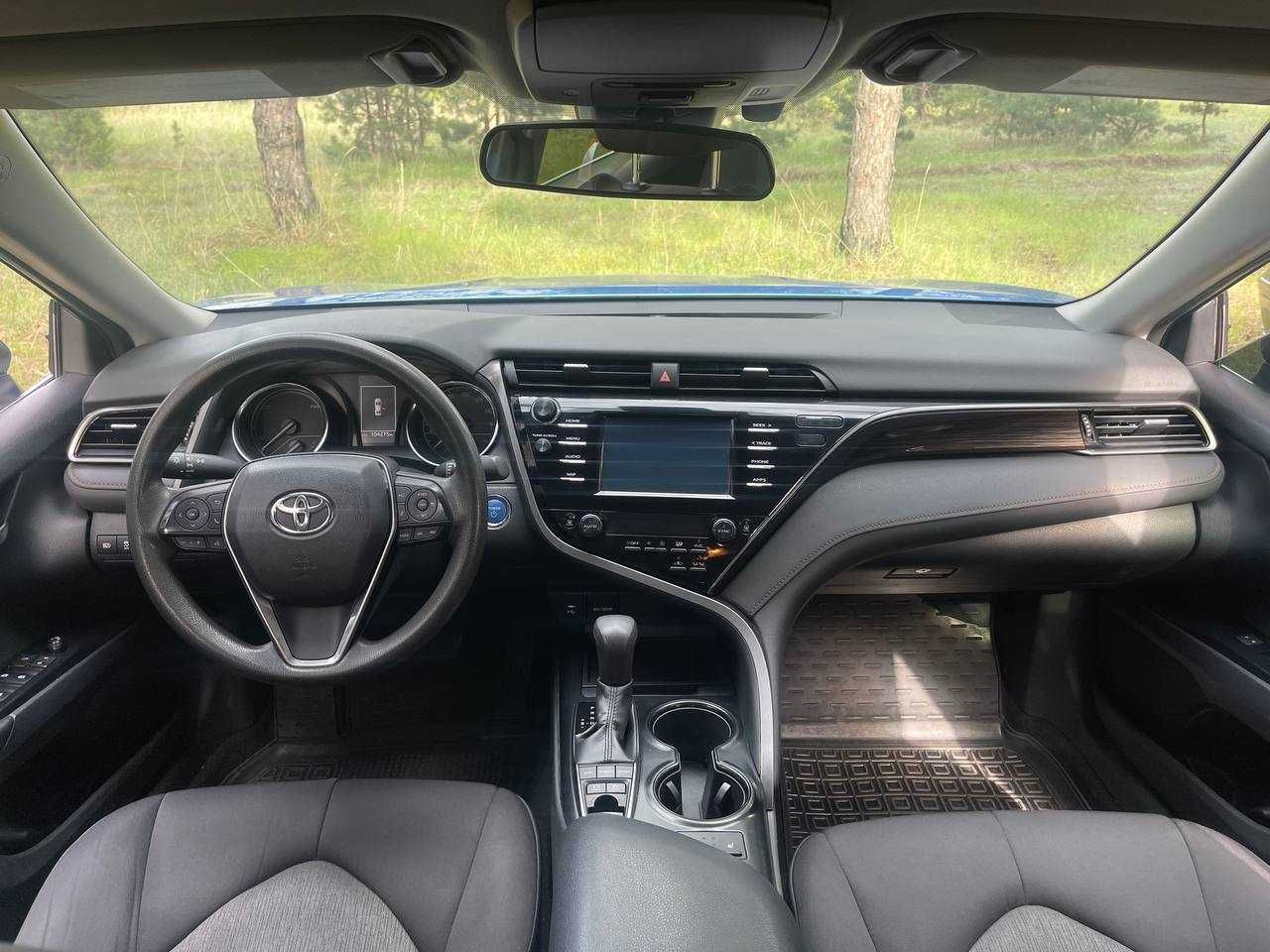 Продам Camry 2018 року (гібрид)