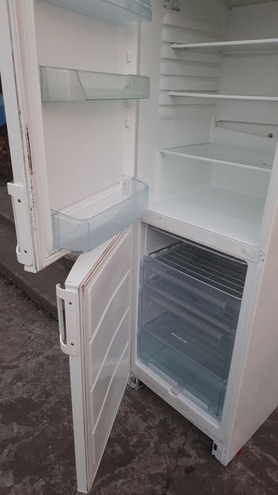 Холодильник двохмоторний electrolux