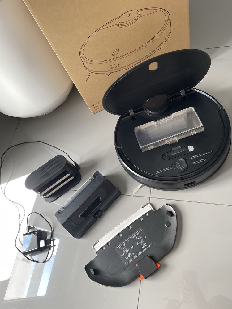 Robot sprzątający Xiaomi Mi Vacuum Mop Pro czarny