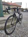 Bicicleta de estrada como nova