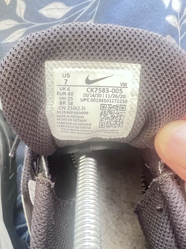 Tenis Nike VGR tamanho 40