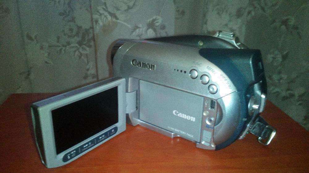 Видеокамера Canon DC22