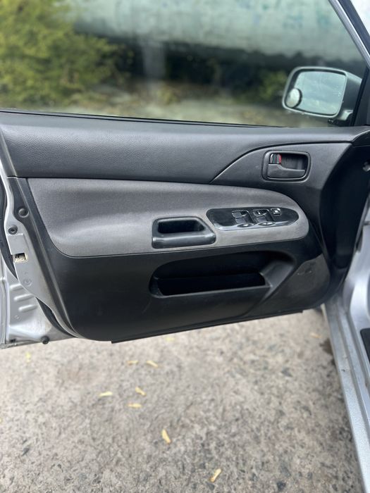 Продам Mitsubishi Lancer IX механика 2003