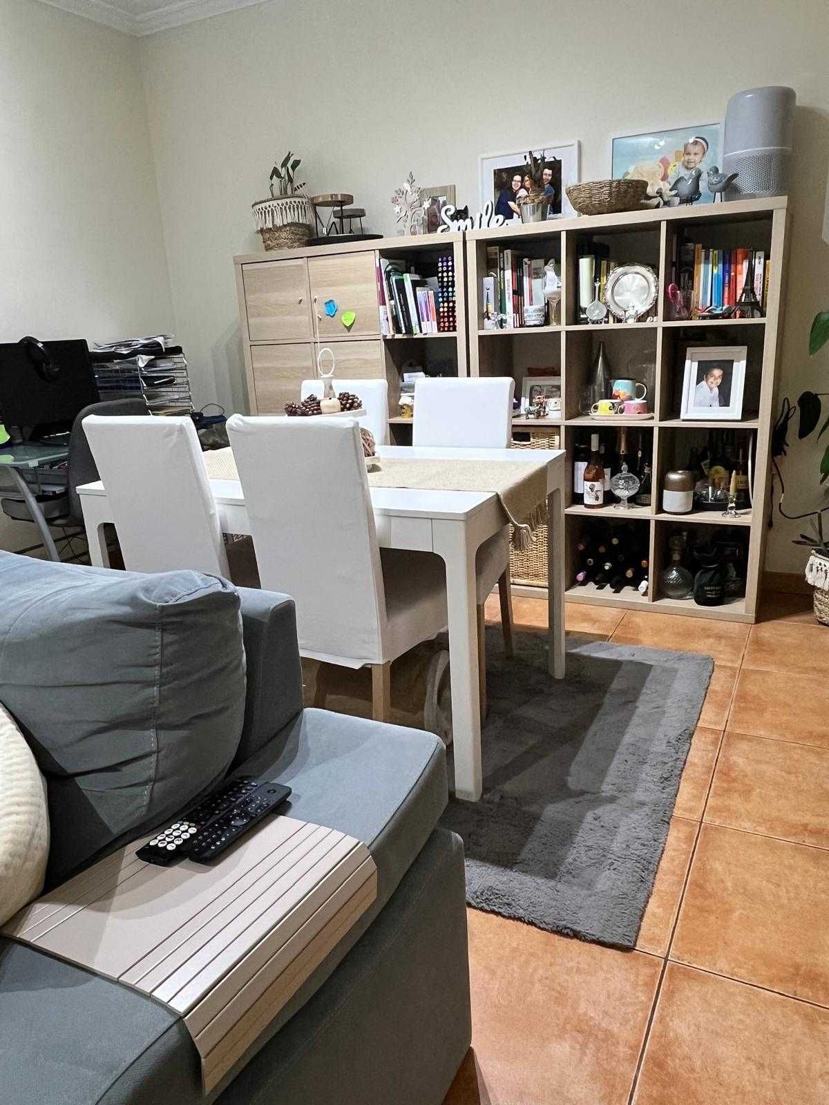 Apartamento T3 com grande terraço, lugar de garagem e arrumo