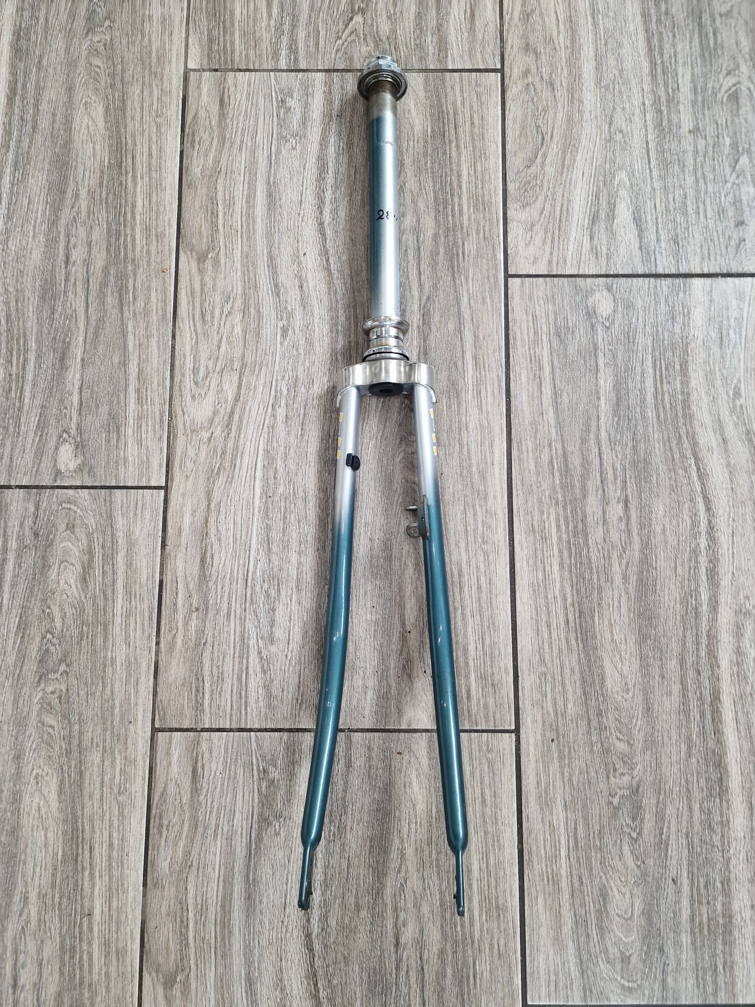 Widelec rowerowy przedni sztywny Gazelle 28 cali