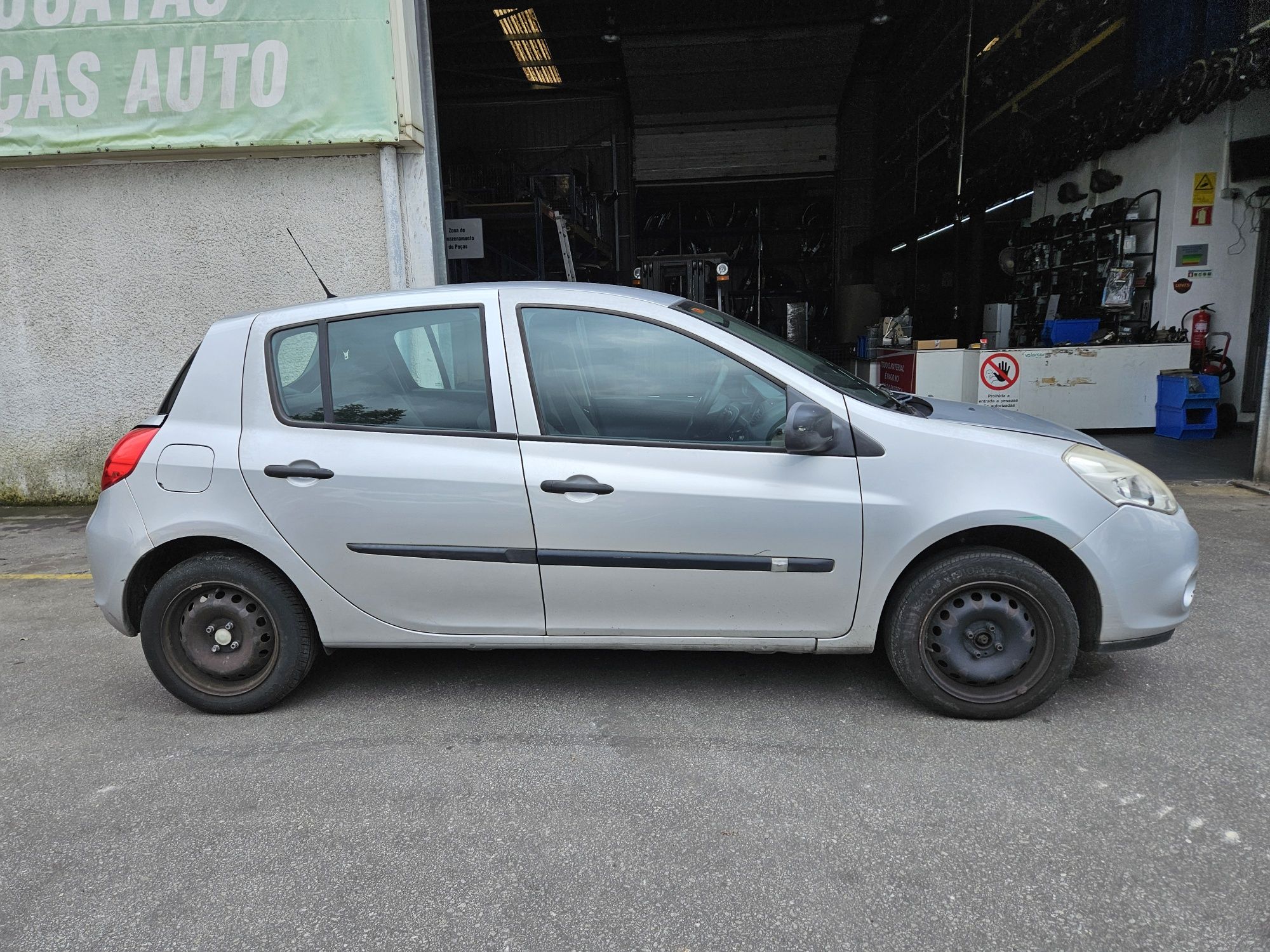 Renault Clio 3 1.2i de 2010 para peças