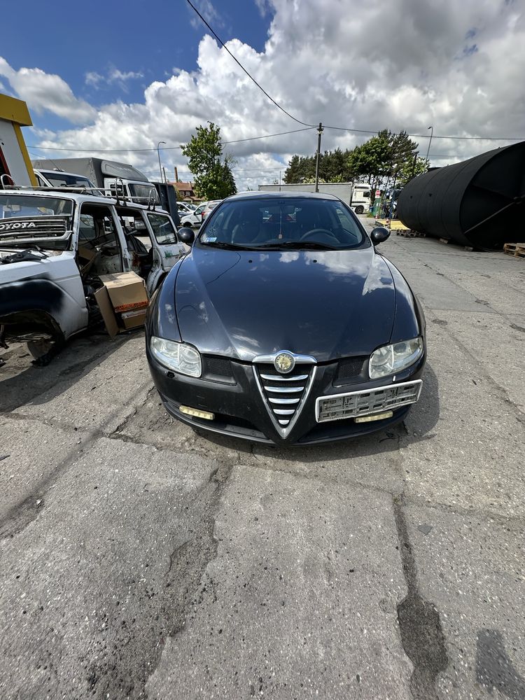 Zderzak Alfa Romeo GT 639 Zderzak przedni Alfa GT Spryski xenon