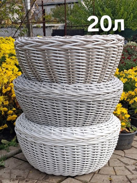 Кашпо з ротангу ручной робити