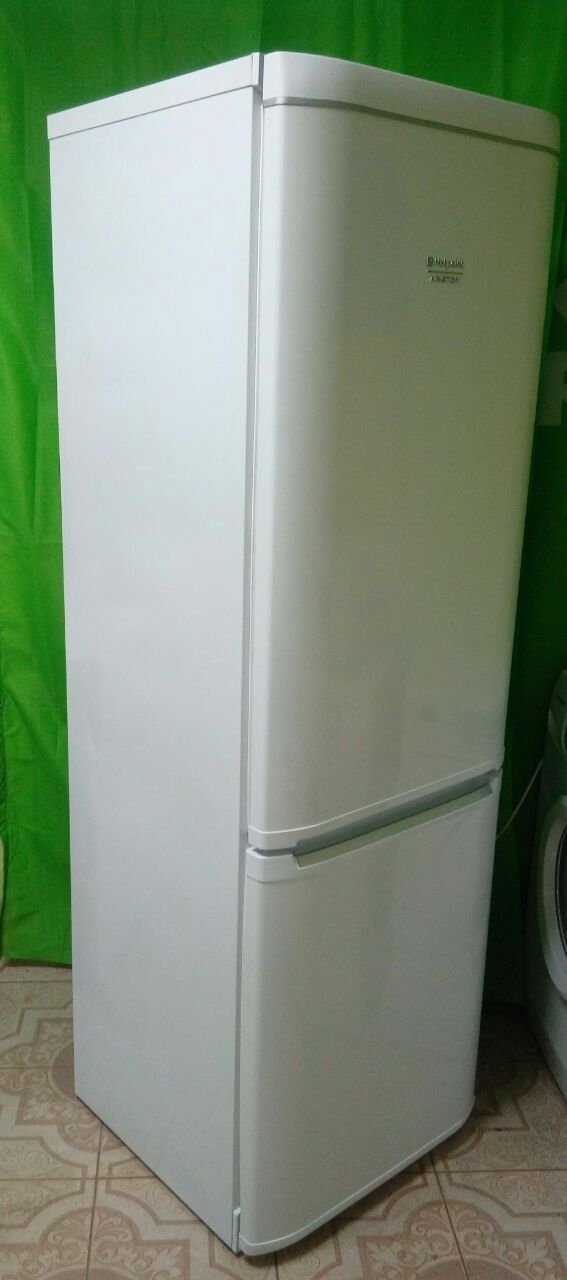 Холодильник б/в Ariston Hotpoint No Frost  Class A  висота 185 см.