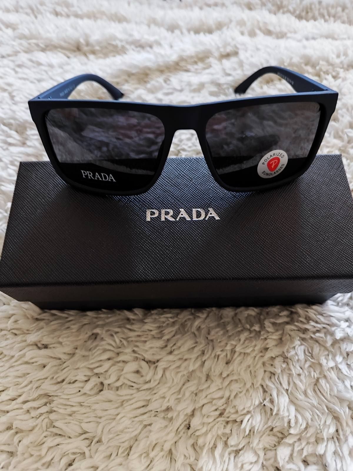 Prada темно -сині окуляри