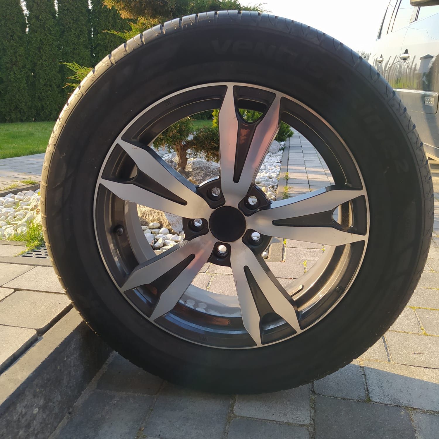 Opony letnie plus felgi 235/55 R17