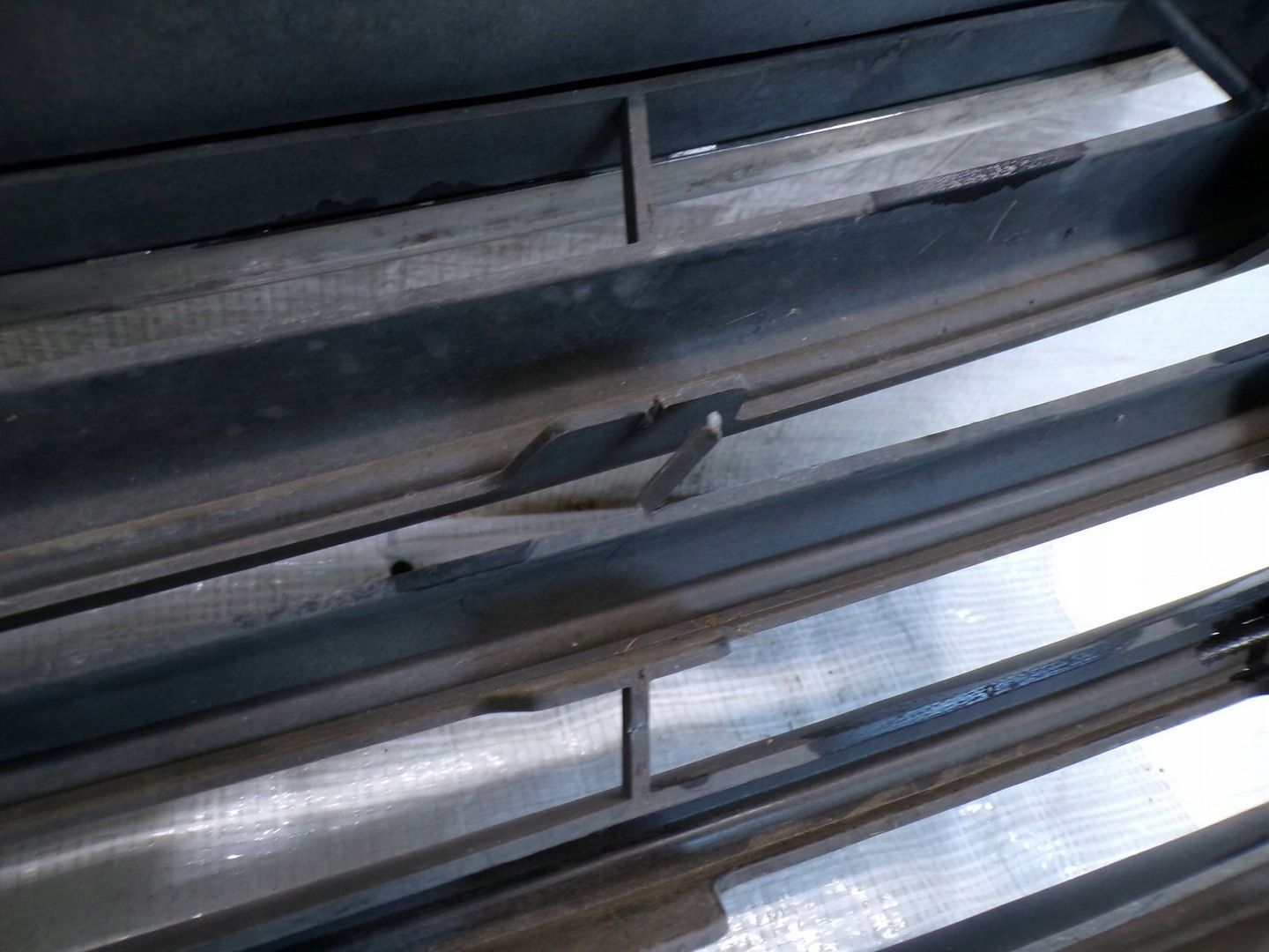 GRILL ATRAPA OPEL VIVARO B 93452300