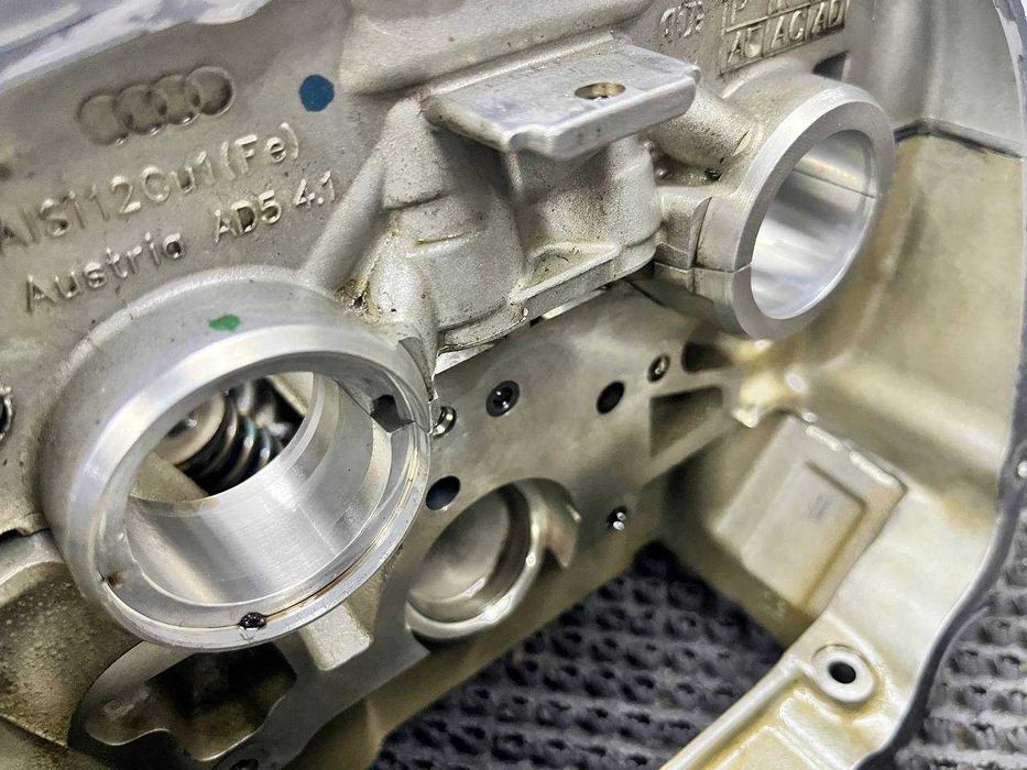 Головка блока циліндрів ліва права Audi Q7 4М 16–19 3.0 06E103792A