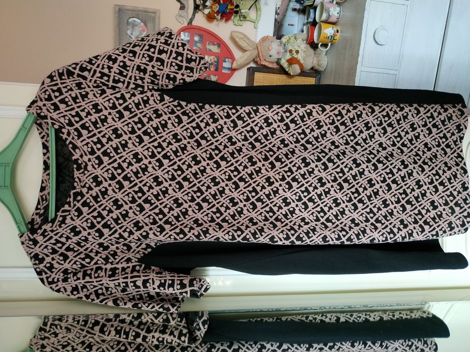 Elegancka wygodna sukienka uciągliwa roz 18. Doroty Perkins. Sliczna.