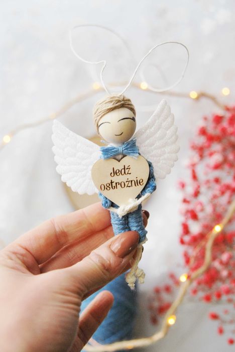 Zawieszka do samochodu Aniołek - Jedź ostrożnie - chłopiec | Do auta