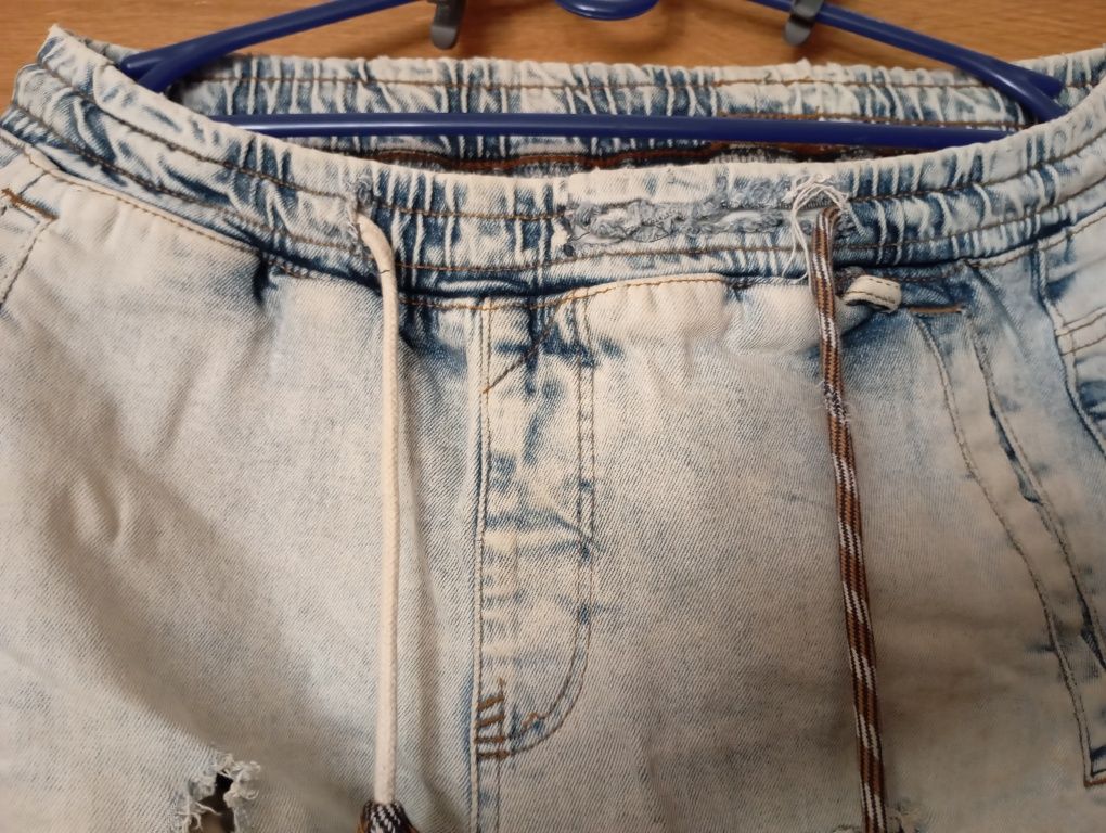 Spodnie jeansowe  Cropp