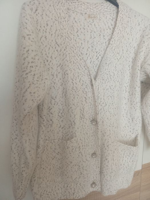 Sweter na guziki