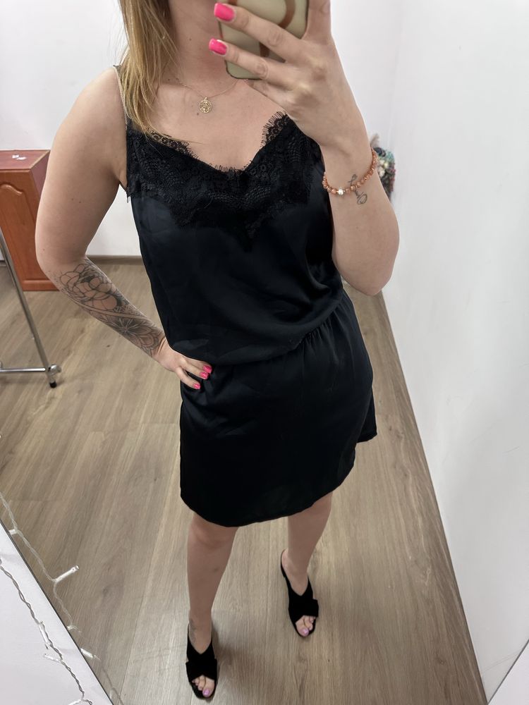 Czarna sukienka black swan