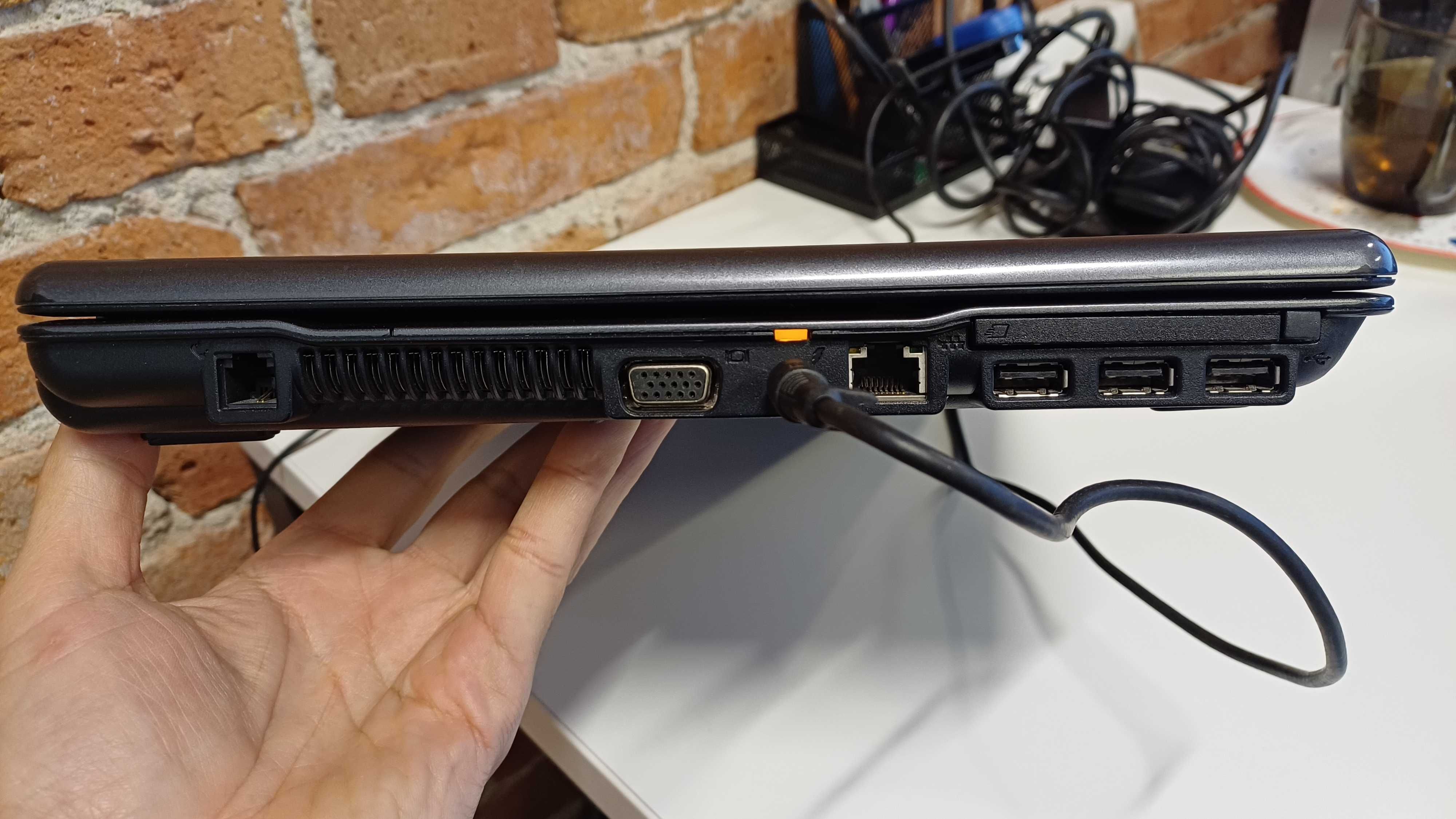 HP 550 Hewlett Packard laptop sprawny